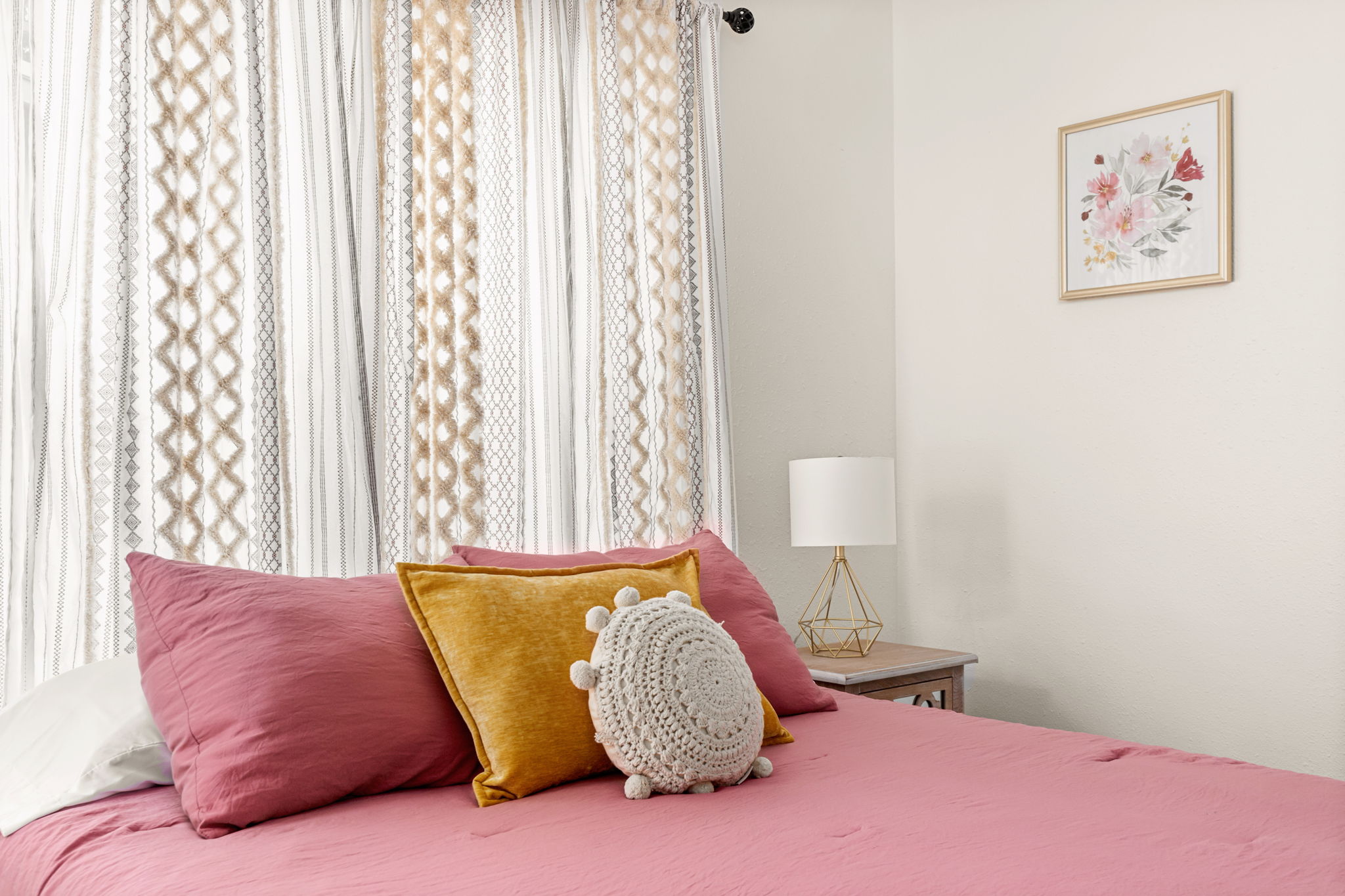 Third bedroom pink linen pillow detail